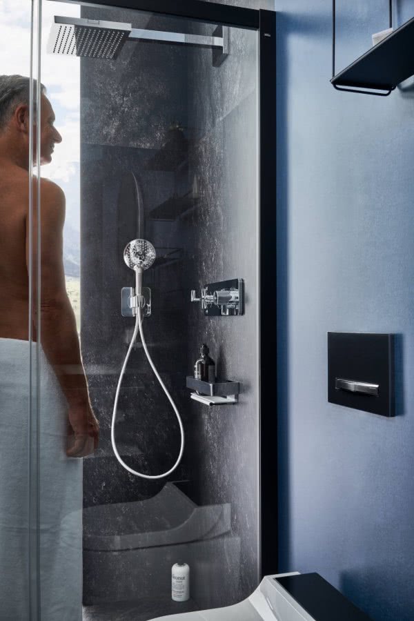 Eintauchen ins Blaue Bad mit Duschwand und Regendusche Inspiration BadeWelten