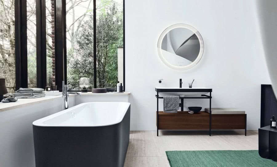 Duravit Happy Badewanne mit Waschtisch in dunklem Design Highlights BadeWelten