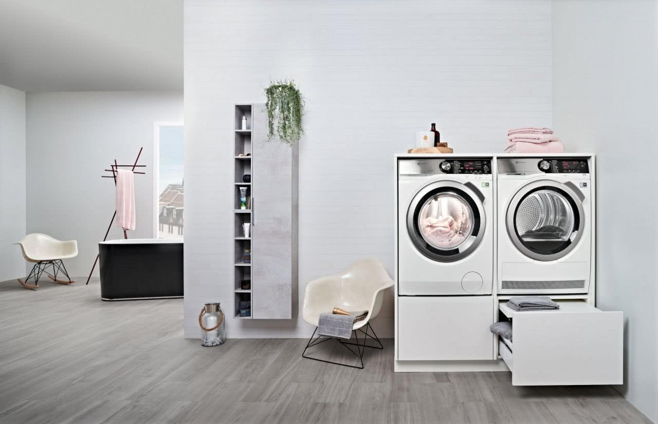 Stil als Luxus ohne Opulenz Waschturm Grossraeumig Inspiration BadeWelten